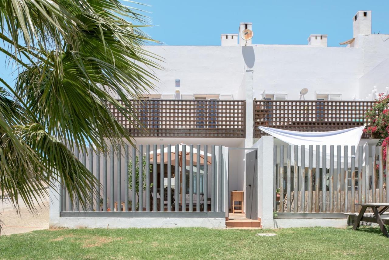 Michalete Fernando - Sólo Familias Conil De La Frontera Exterior foto